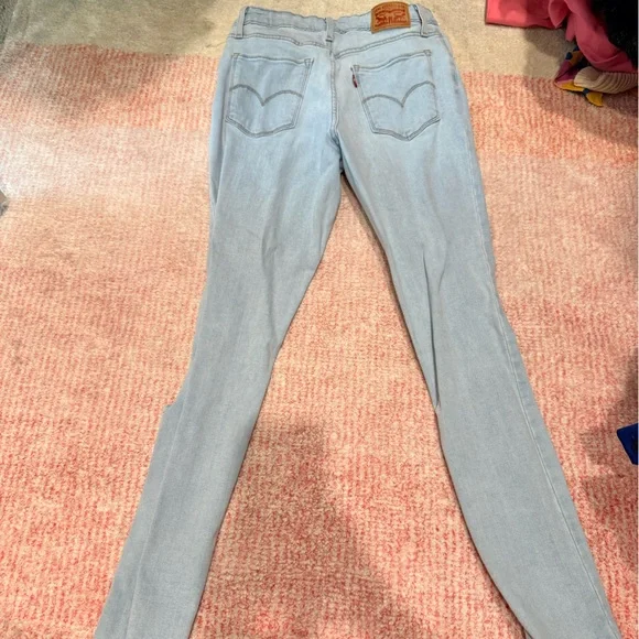 Levi's Light Blue Ripped Skinny Jeans - Picture 3 of 3